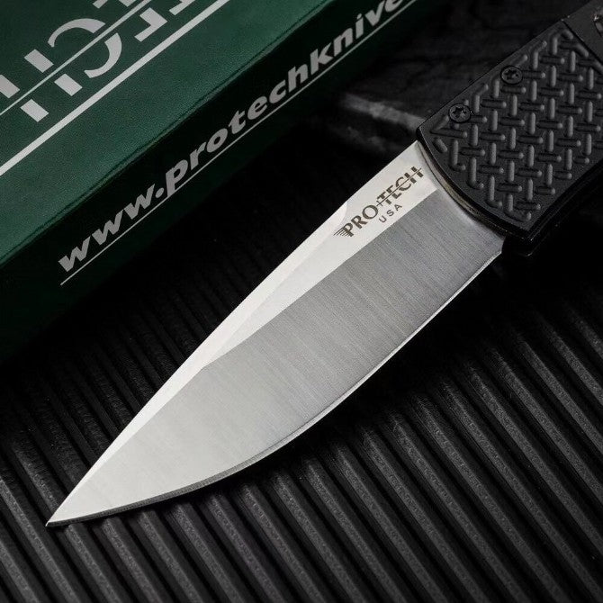 PROTECH Magic BR-1 | 154CM Steel Side-Opening  Tool | Colored Carbon Fiber & Aircraft Aluminum Handle