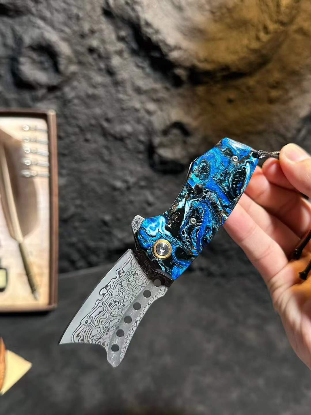 75-Layer Damascus Folding Knife – Galaxy Resin Handle