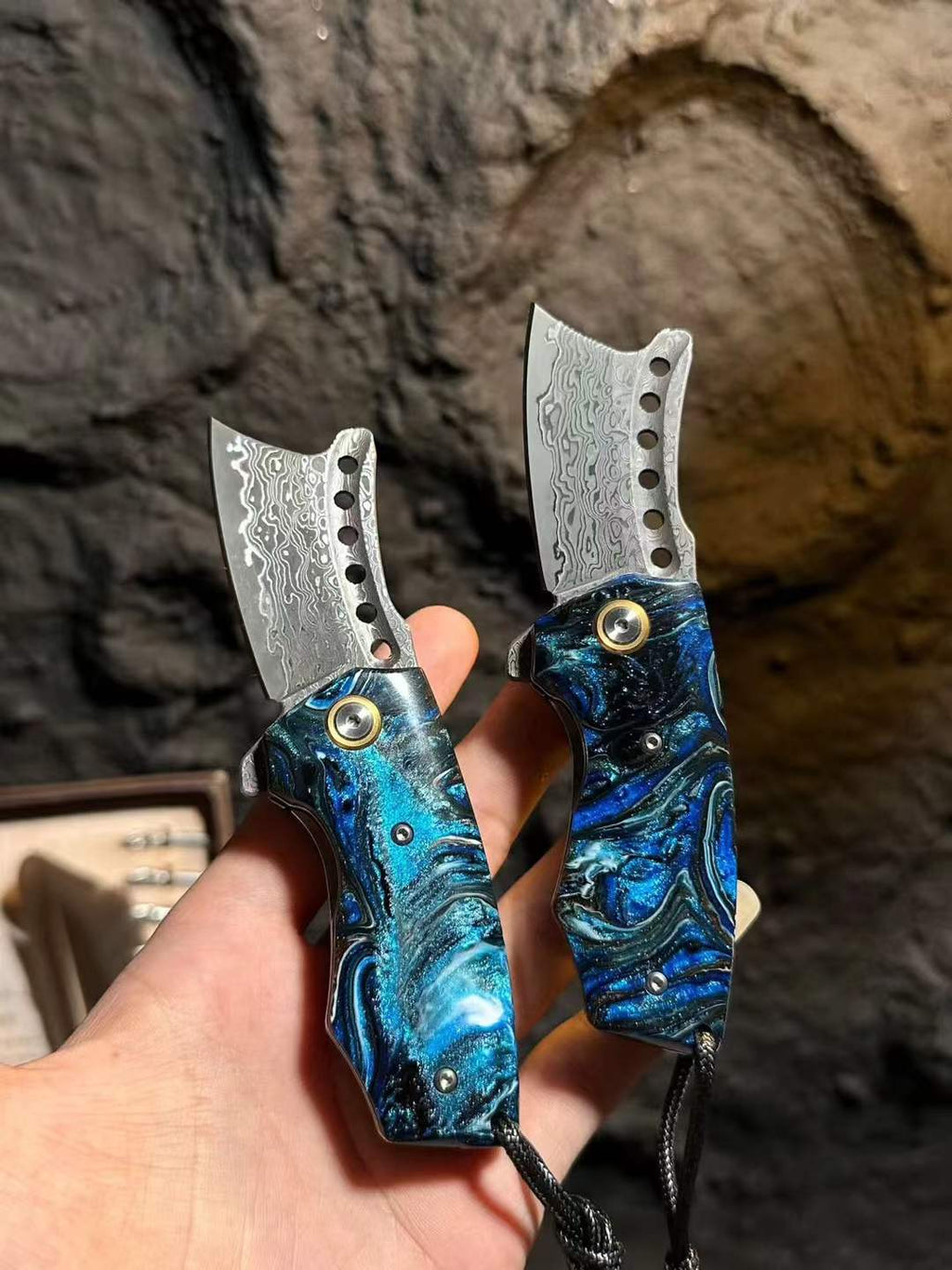 75-Layer Damascus Folding Knife – Galaxy Resin Handle