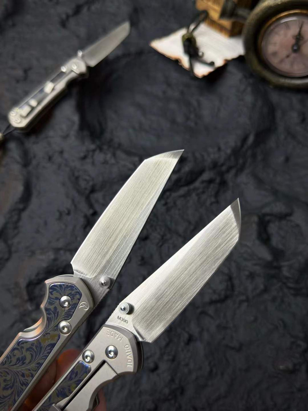 M390 Powder Steel Folding Tool | TC4 Titanium Engraved Handle | 62HRC Hand-Brushed