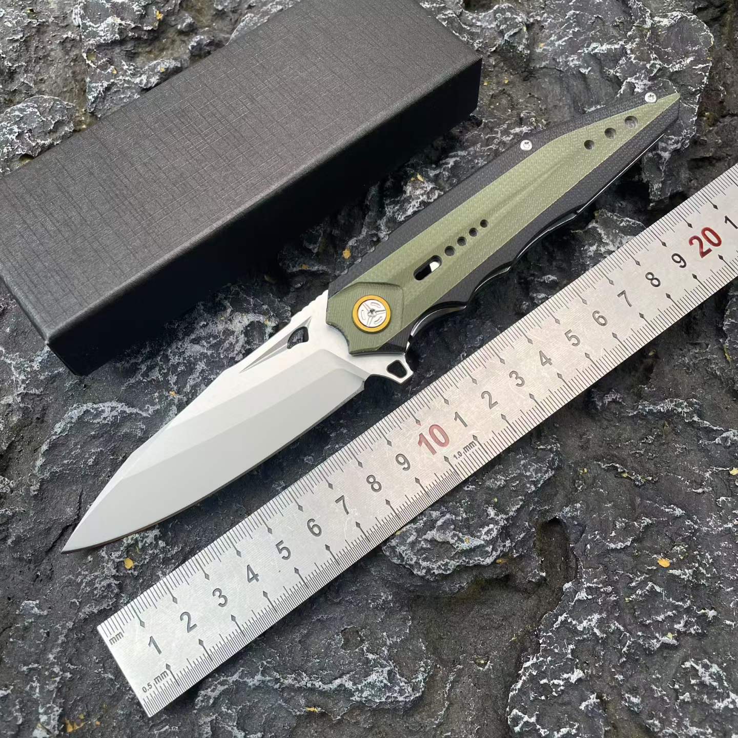 D2 Steel Folding Knife – 61-62 HRC CNC Ground Black & Green G10 Handle