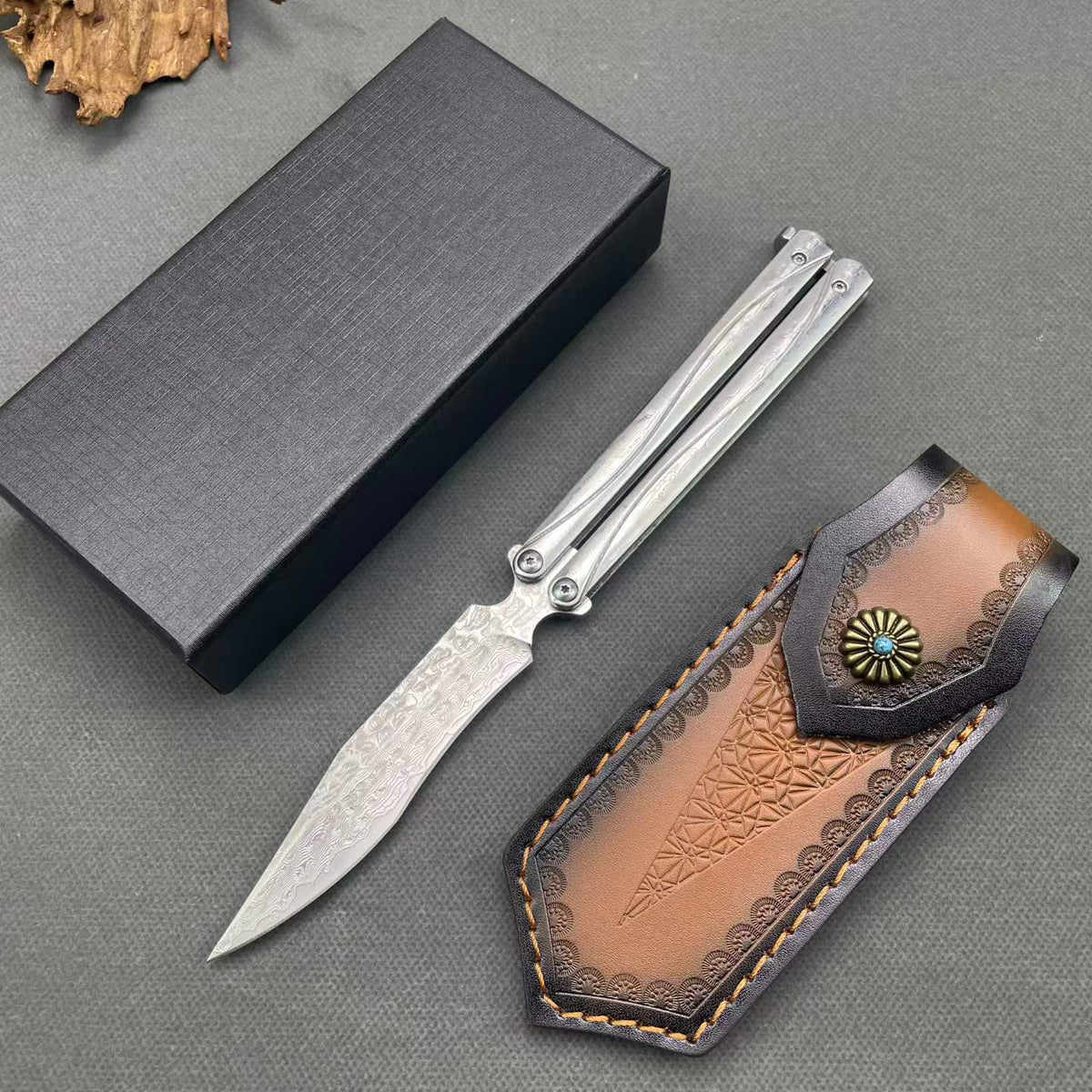 Premium Damascus Steel Folding Knife - Engraved Stainless Handle, VG10 Core