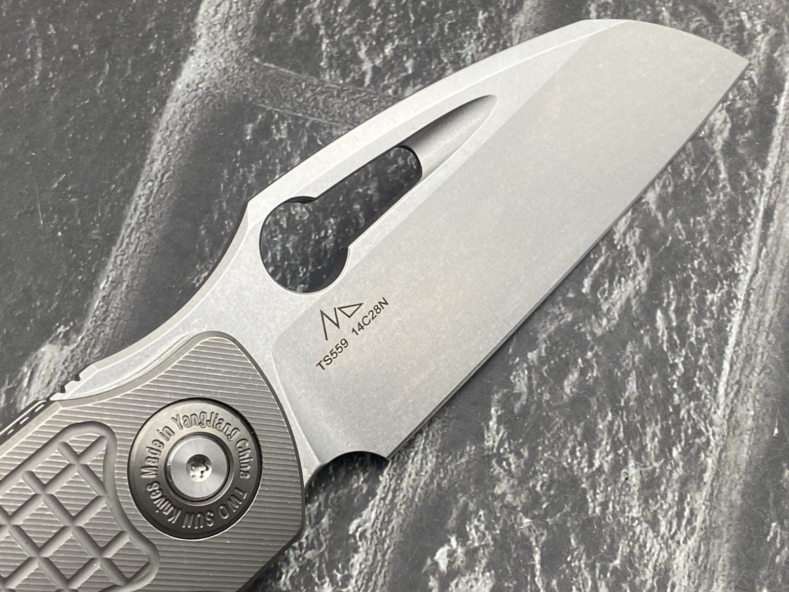Twosun TS559 Titanium Folding Knife – 14C28N Stonewash Blade