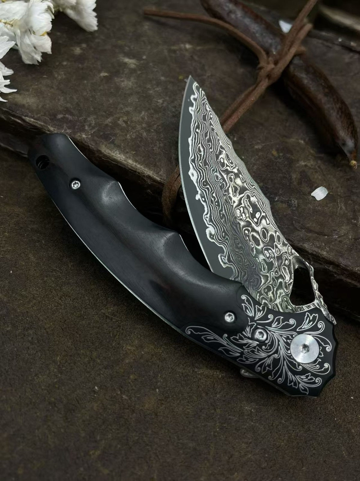 New VG10 Damascus Blade Wood Handle Folding Knife VTF41B