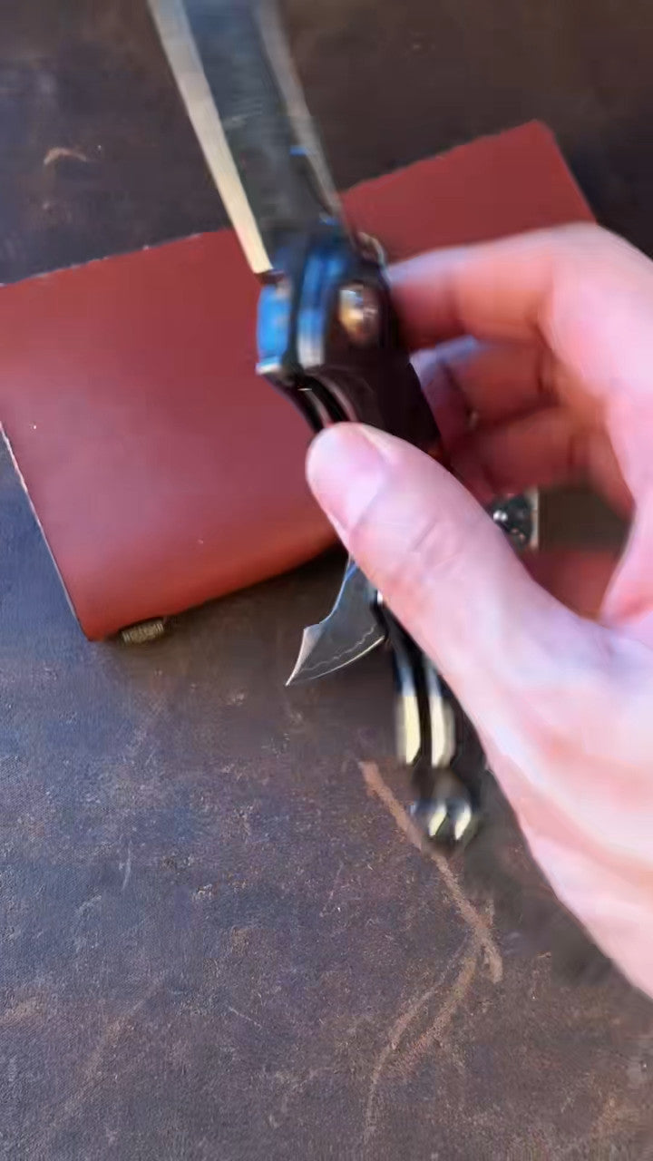 New FoldingKnife Damascus Blade Pocket Camping Knife VTF172