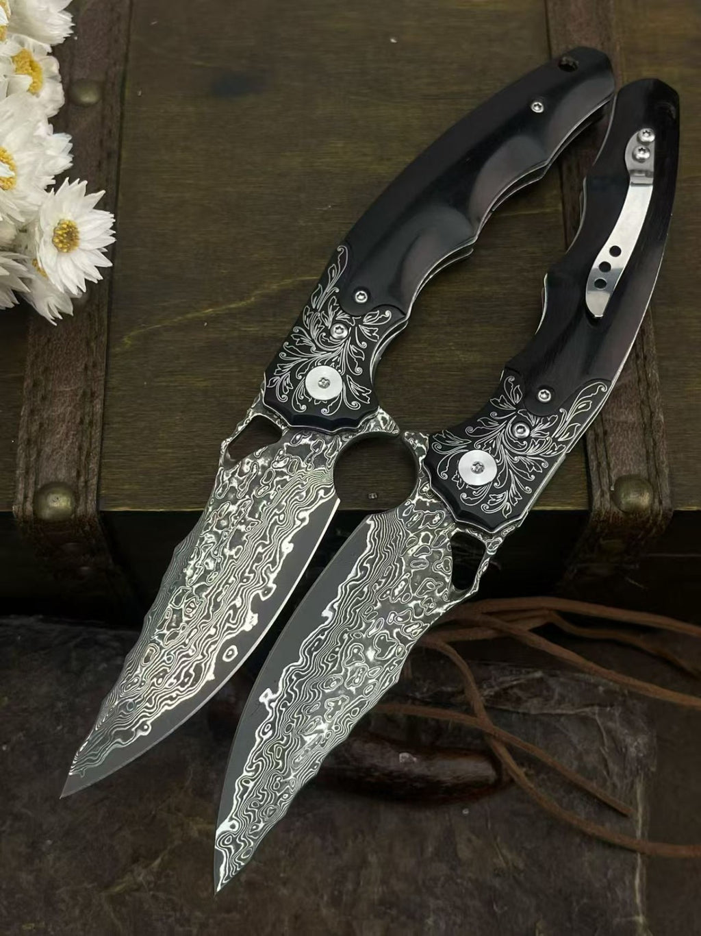 New VG10 Damascus Blade Wood Handle Folding Knife VTF41B