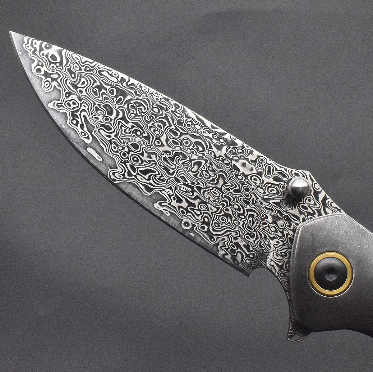 New Folding Knife VG10 Damascus Blade Wood Handle PocketKnife VTF38
