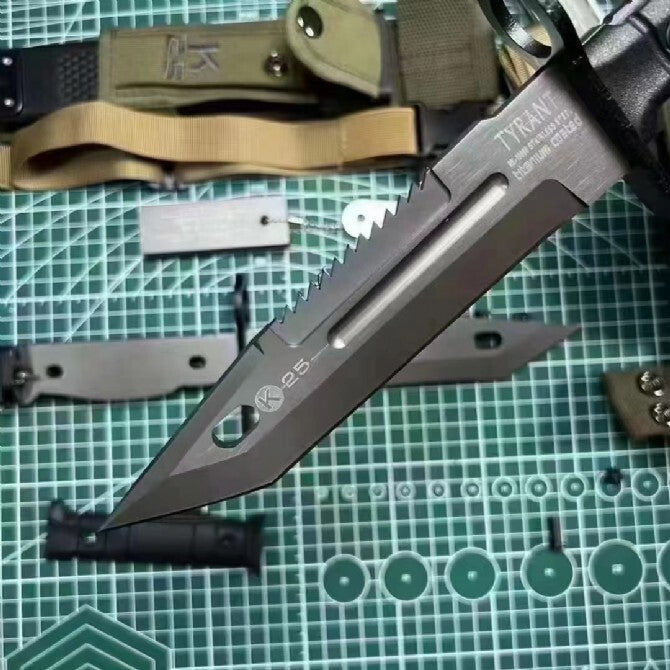 New HighCarbon Steel Fixed Blade Plastic Handle Collection Knife VTH29