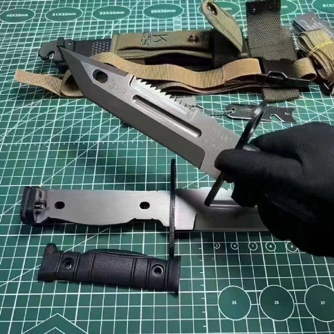 New HighCarbon Steel Fixed Blade Plastic Handle Collection Knife VTH29
